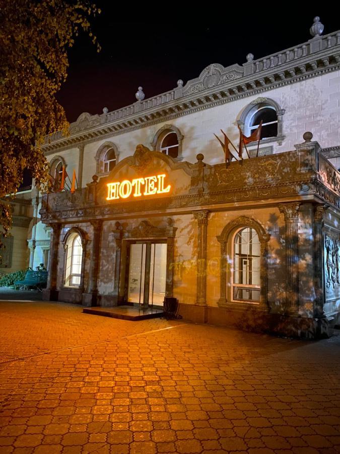 Hotel Astam Qostanaj Exteriör bild