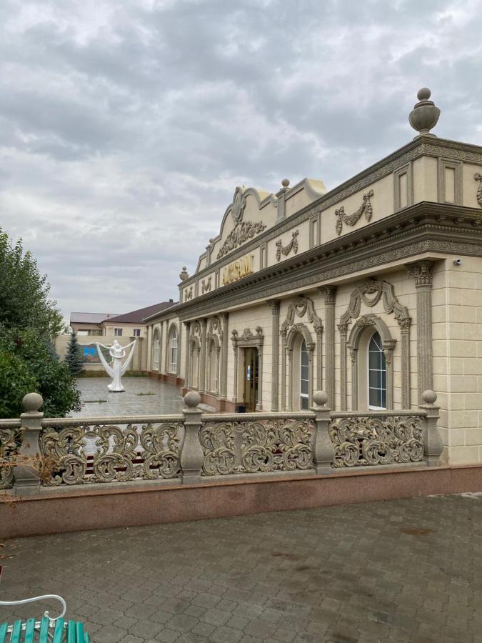 Hotel Astam Qostanaj Exteriör bild