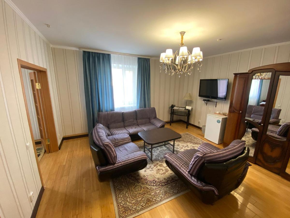 Hotel Astam Qostanaj Exteriör bild