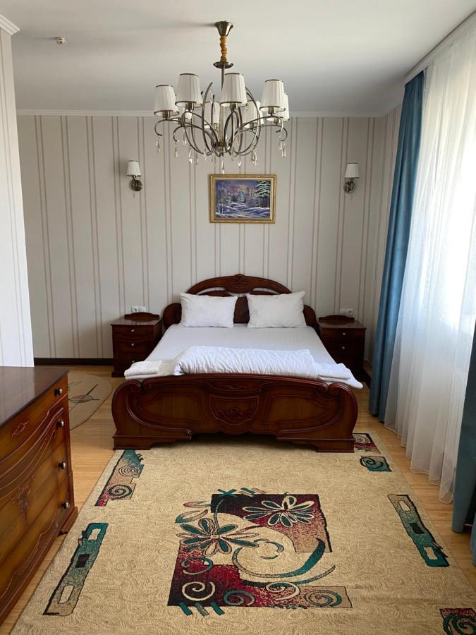 Hotel Astam Qostanaj Exteriör bild