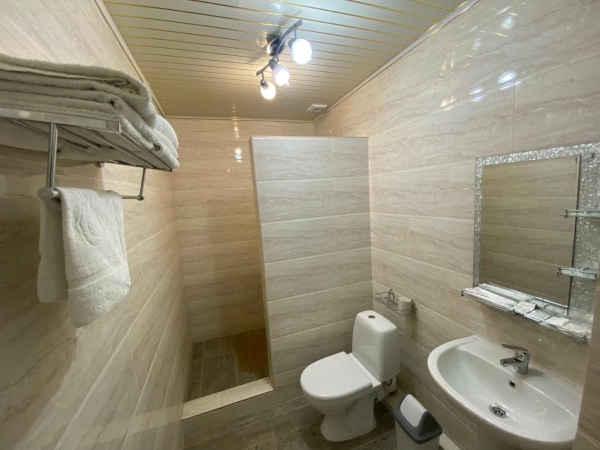 Hotel Astam Qostanaj Exteriör bild
