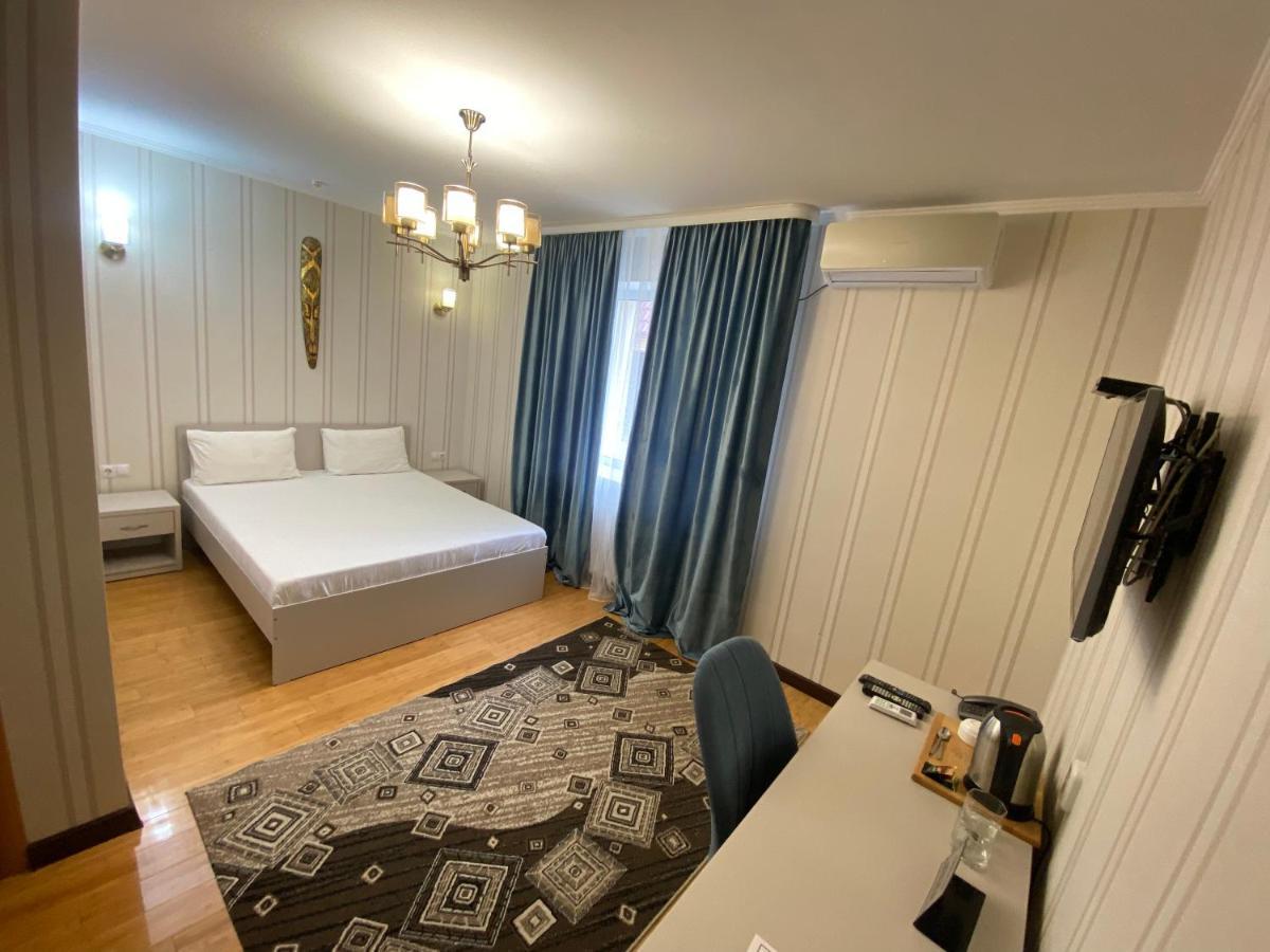Hotel Astam Qostanaj Exteriör bild